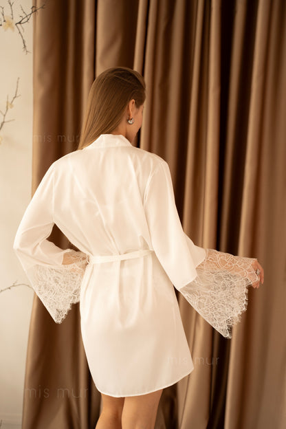 Silk robe
sheer lace robe for photoshoot
RomanticLingerie
romantic robe with belt
robe for wedding day
personalized bridal robe
luxury bridal robe
long train robe for bride
lingerie sexy
getting ready bridal robe
boudoir robe
